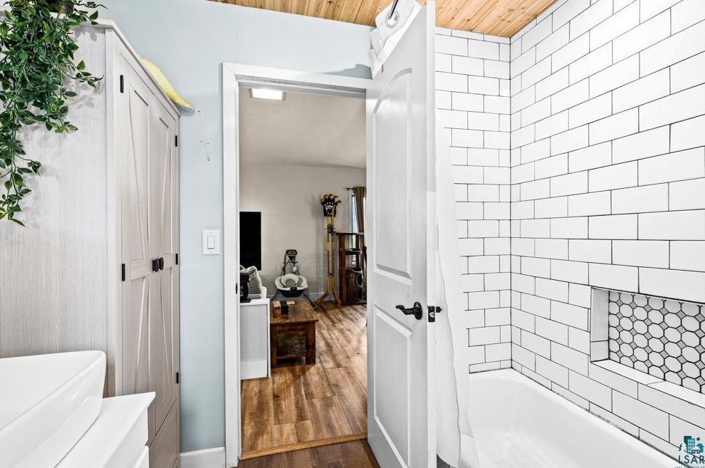 4376 Midway Rd, Duluth MN 55811-1313 exterior