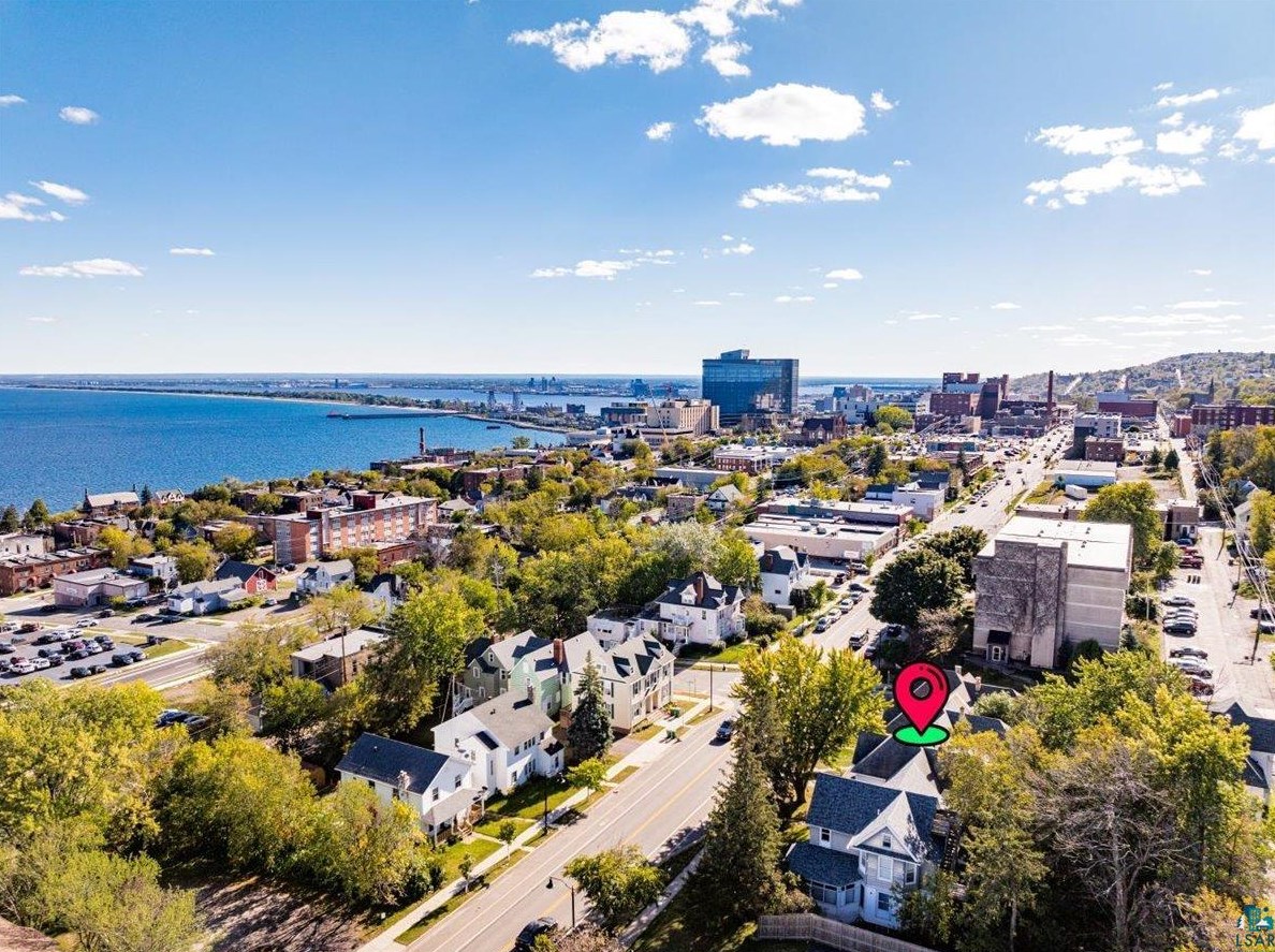 905 4 St, Duluth MN 55805-1730 exterior