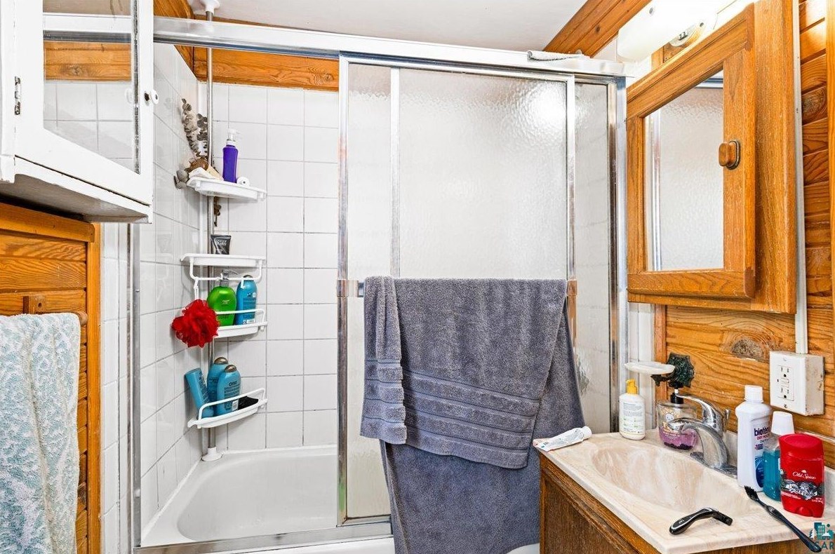 905 4 St, Duluth MN 55805-1730 exterior