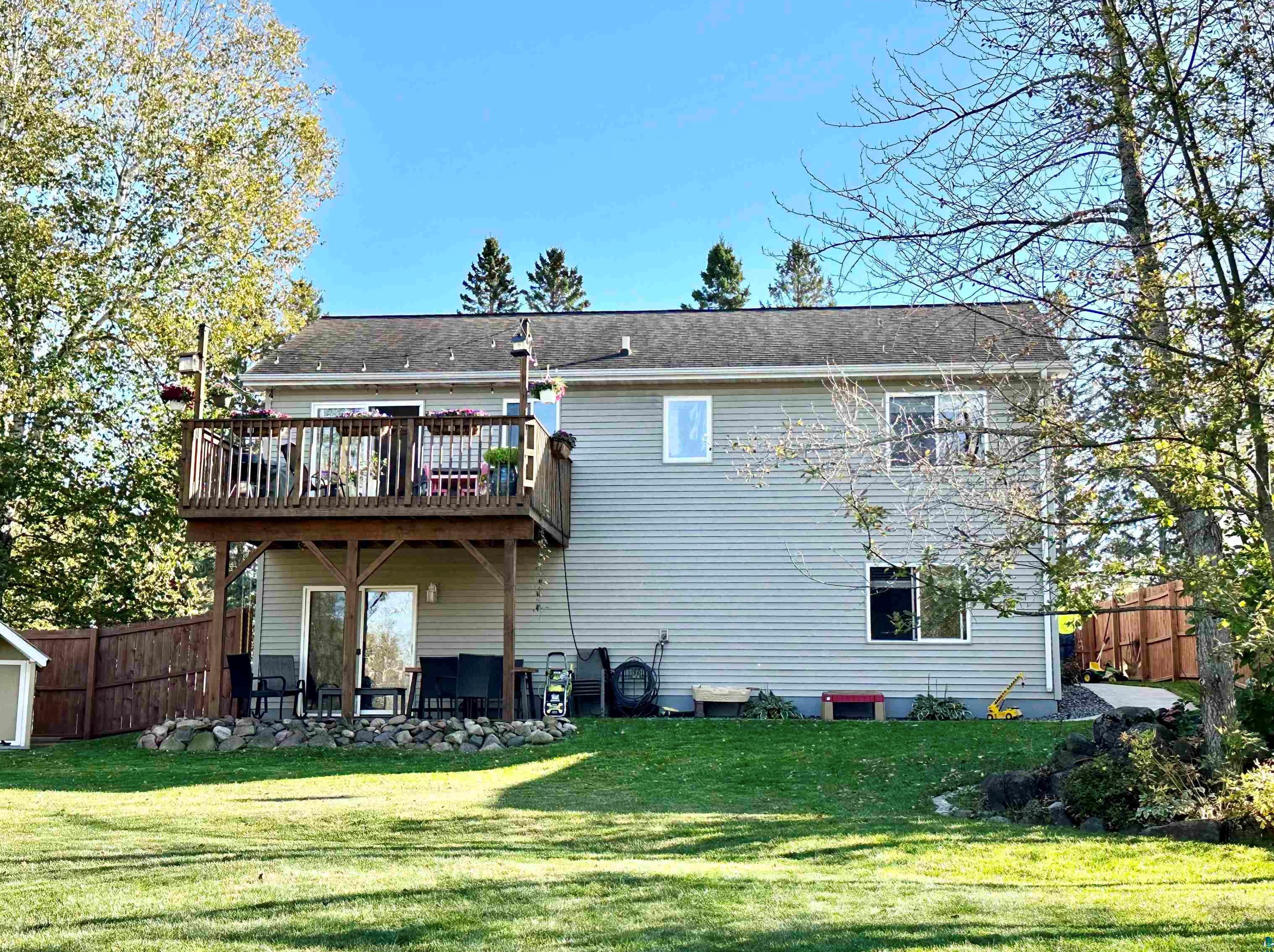 901 6 St, Duluth MN 55806-2303 exterior