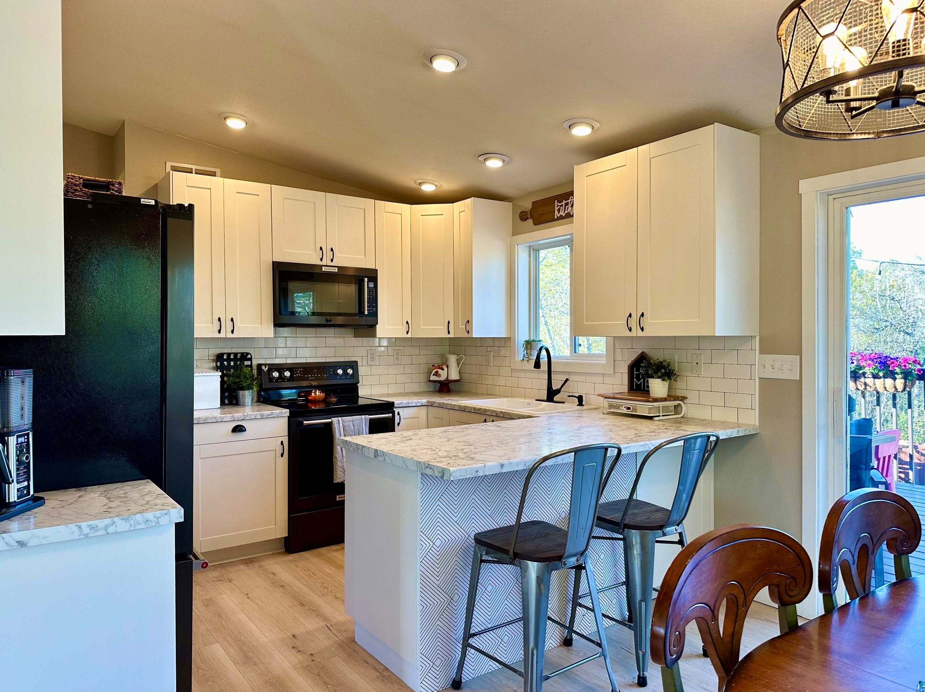 901 6 St, Duluth MN 55806-2303 exterior