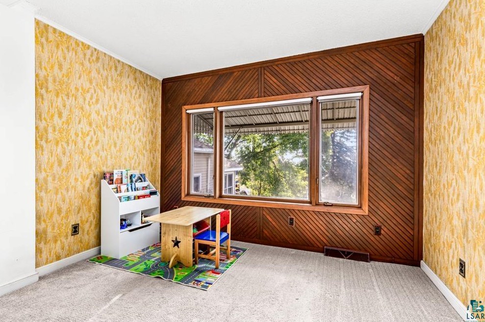 2411 6 St, Duluth MN 55810-2240 exterior