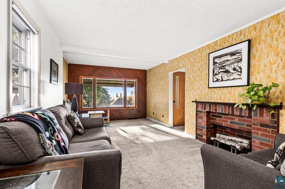 2411 6 St, Duluth MN 55810-2240 exterior