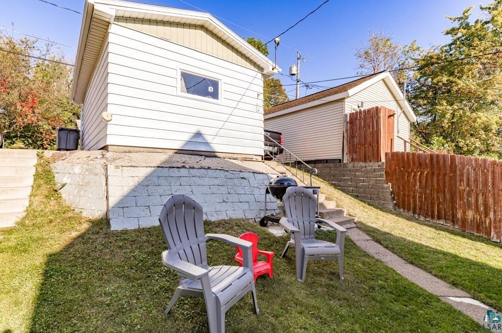 2411 6 St, Duluth MN 55810-2240 exterior