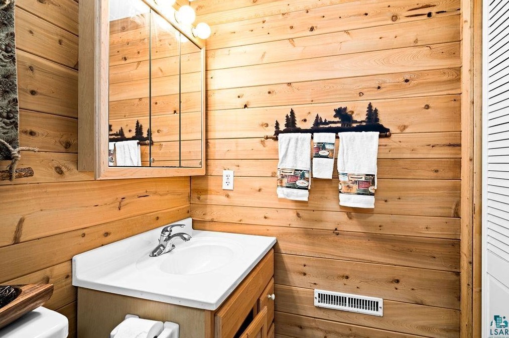 4430 Solway Rd, Duluth MN 55810-9771 exterior