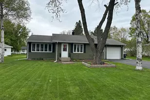 706 28th St, Cloquet, MN 55720 - Photo 1