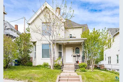 220 N 12th Ave E, Duluth, MN 55805 - Photo 1