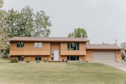 5117 Norwood St, Duluth, MN 55804 - Photo 1