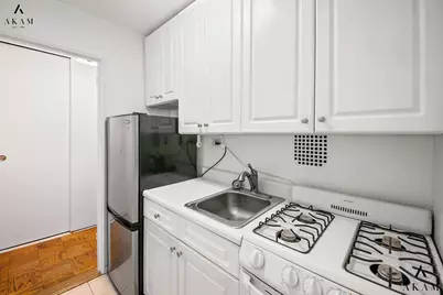 240 E 35th Street #4-J, New York City, NY 10016 - Photo 3