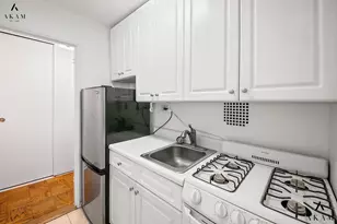 240 E 35th St, New York City, NY 10016 - Photo 3