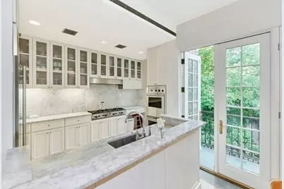 453 W 24th Street, New York City, NY 10011 - Photo 13
