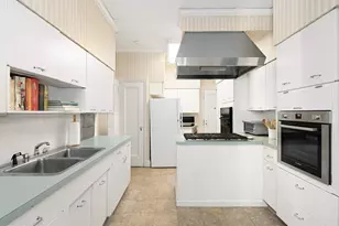 435 E 52nd St, New York City, NY 10022 - Photo 13