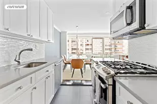 315 W 70th St, New York City, NY 10023 - Photo 5