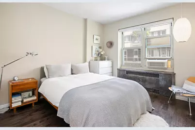 210 W 19th Street #3A, New York City, NY 10011 - Photo 5