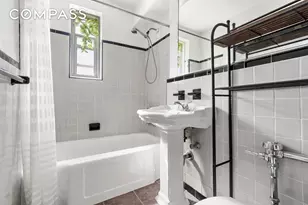 39-50 52nd St, New York City, NY 11377 - Photo 5