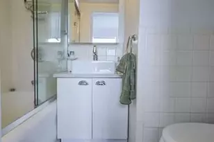 320 E 42nd St, New York City, NY 10017 - Photo 9