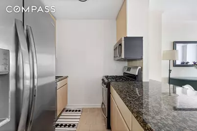 21 S End Avenue #435, New York City, NY 10280 - Photo 3