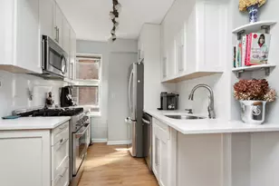 135 Willow St, New York City, NY 11210 - Photo 3