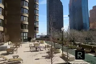 330 E 38th St, New York City, NY 10016 - Photo 13
