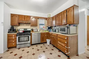 1530 E 22nd St, New York City, NY 11210 - Photo 17