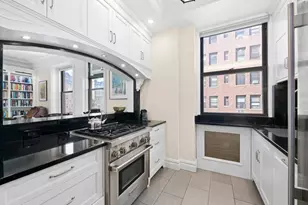 210 W 90th St, New York City, NY 10024 - Photo 3