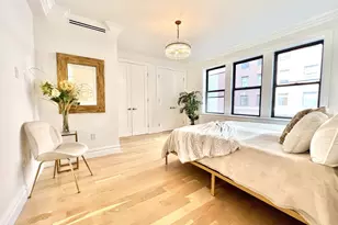 140 W 58th St, New York City, NY 10019 - Photo 5