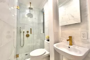 140 W 58th St, New York City, NY 10019 - Photo 9