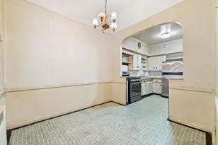 61 E 54th St, New York City, NY 11203 - Photo 5