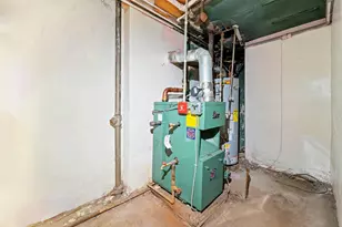 61 E 54th St, New York City, NY 11203 - Photo 13