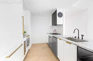 610 Warren St, New York City, NY 11217 - Photo 3