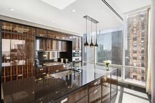 157 W 57th St, New York City, NY 10019 - Photo 9