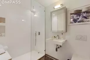 462 W 58th St, New York City, NY 10019 - Photo 5