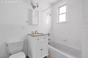 22-31 47th St, New York City, NY 11105 - Photo 7