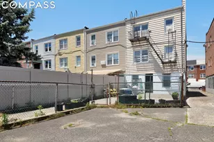 22-31 47th St, New York City, NY 11105 - Photo 9