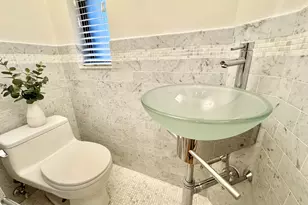 140 W 58th St, New York City, NY 10019 - Photo 9