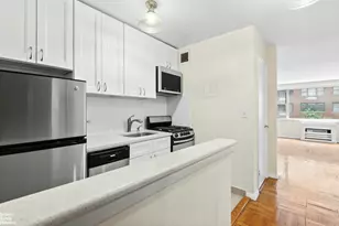 139 E 33rd St, New York City, NY 10016 - Photo 11