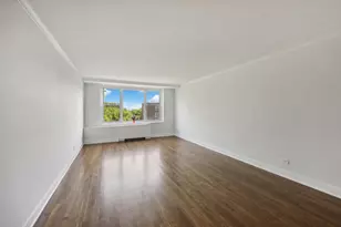 18-65 211th St, New York City, NY 11360 - Photo 15