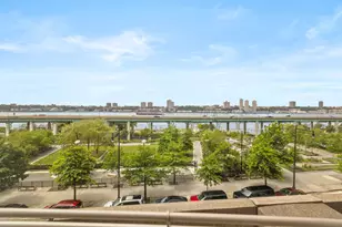 120 Riverside Blvd, New York City, NY 10069 - Photo 9