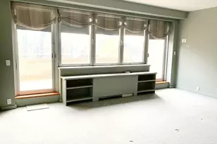 216 E 47th St, New York City, NY 10017 - Photo 11