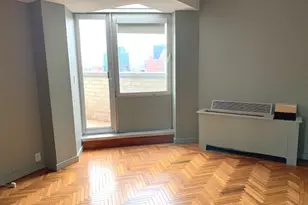 216 E 47th St, New York City, NY 10017 - Photo 13