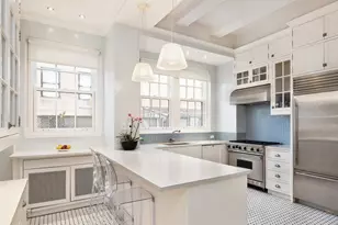 2 E 70th St, New York City, NY 10021 - Photo 5