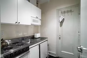 310 W 72nd St, New York City, NY 10023 - Photo 29