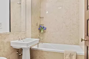 823 Park Ave, New York City, NY 10021 - Photo 15