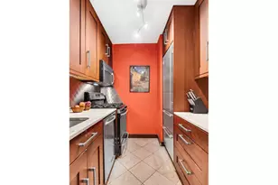 245 E 93rd St, New York City, NY 10128 - Photo 3