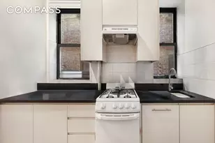 28 Perry St, New York City, NY 10014 - Photo 7