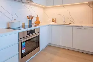 45-30 Pearson St, New York City, NY 11101 - Photo 3