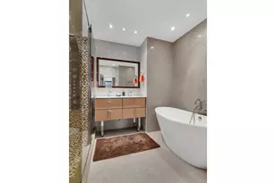 641 5th Ave, New York City, NY 10022 - Photo 9