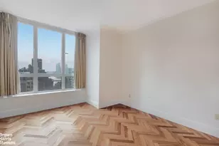 351 E 51st St, New York City, NY 10022 - Photo 5