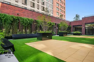 22-54 46th St, New York City, NY 11105 - Photo 9