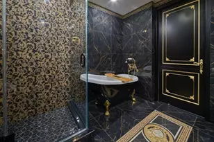 1600 Broadway, New York City, NY 10019 - Photo 13